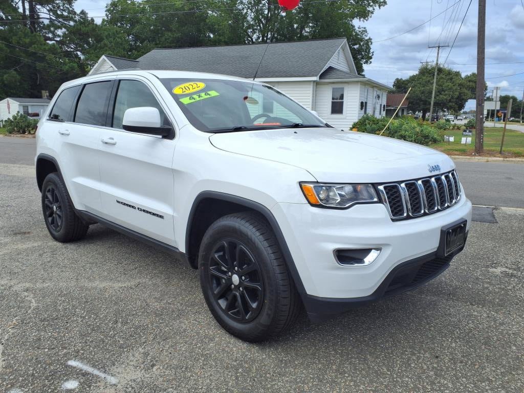 Used 2022 Jeep Grand Cherokee Laredo E AWD/4WD image 2