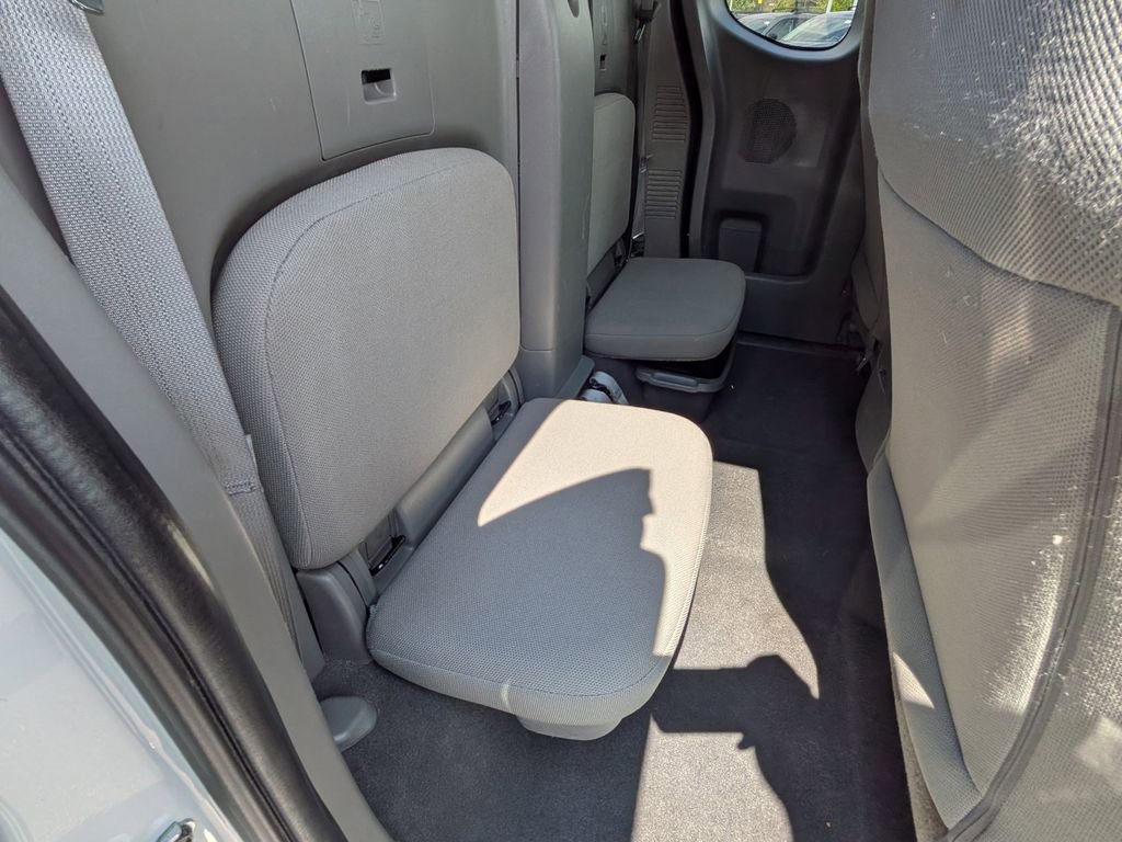 Used 2020 Nissan Frontier S RWD image 19