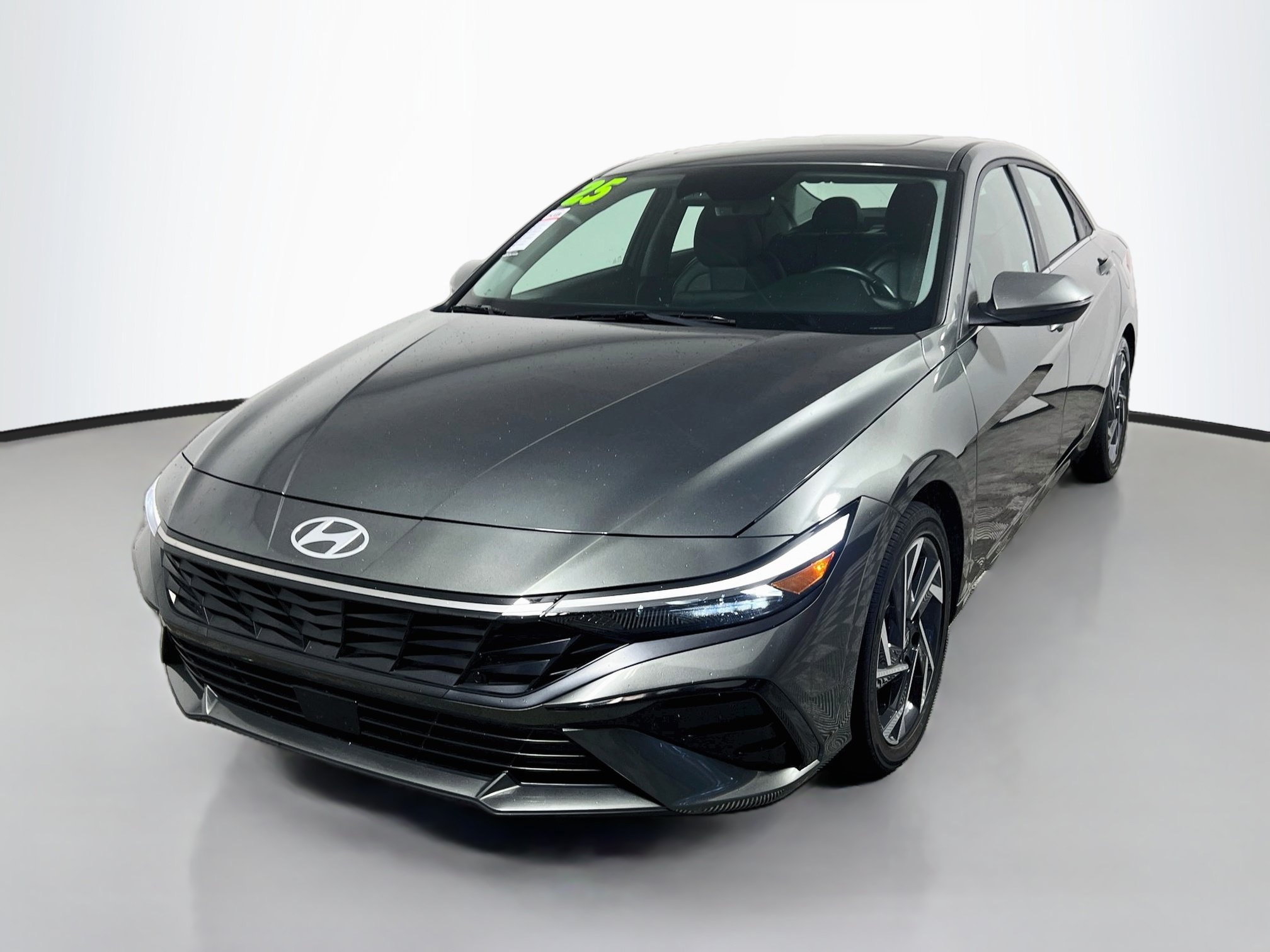 Used 2025 Hyundai Elantra Limited FWD image 10