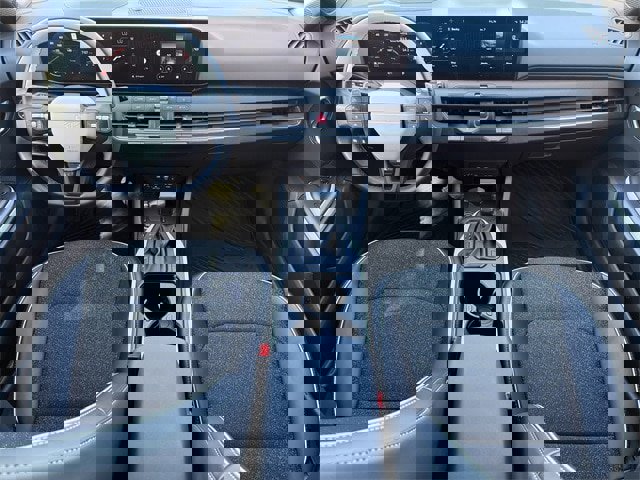 Used 2025 Kia K4 GT-Line image 11