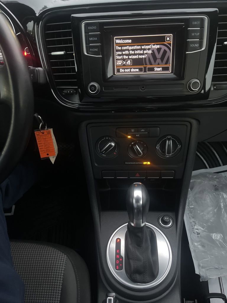 Used 2019 Volkswagen Beetle 2.0T S image 25