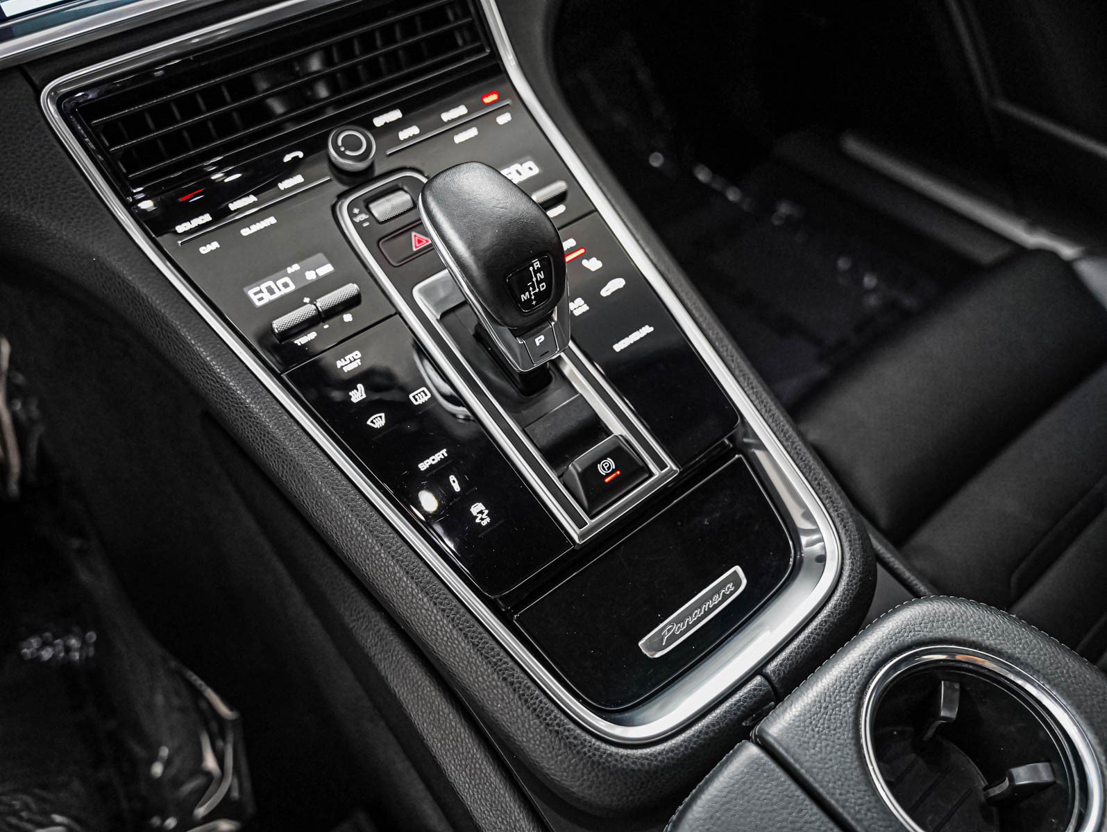 Certified 2018 Porsche Panamera RWD image 20