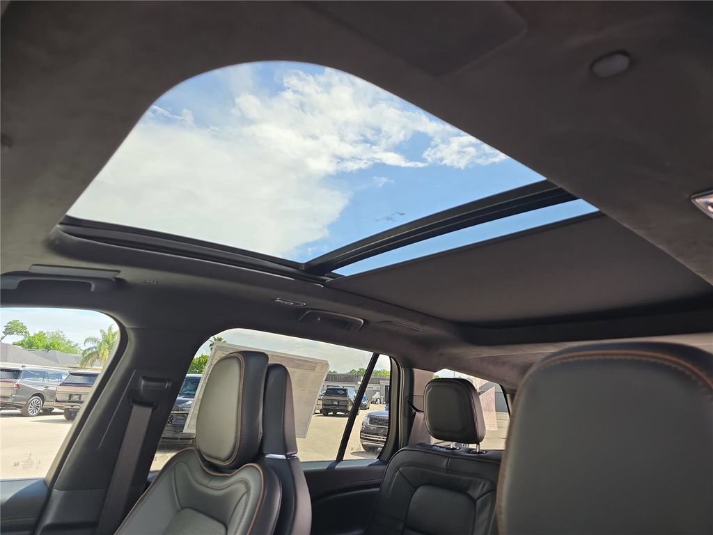New 2026 Lincoln Aviator Black Label w/ Black Label Special Edition AWD/4WD image 26