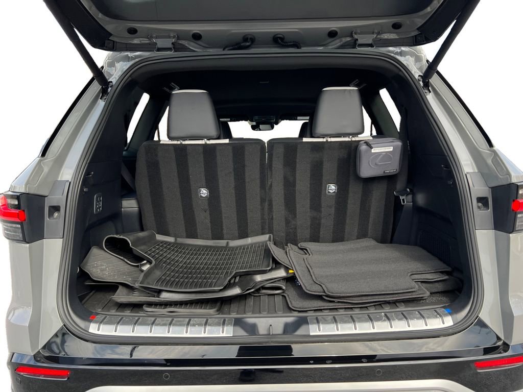 Certified 2026 Lexus TX 500h AWD w/ Technology Package image 11