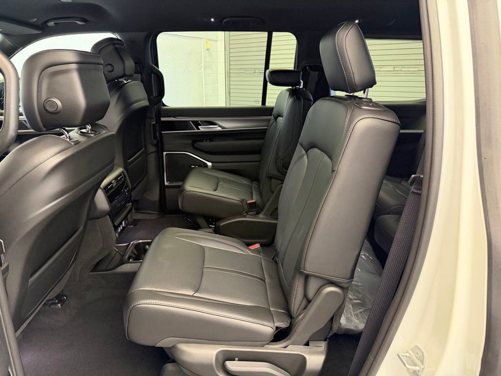 New 2026 Jeep Grand Wagoneer 2WD image 17