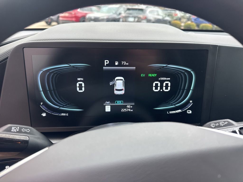 Used 2025 Kia Niro LX FWD image 12