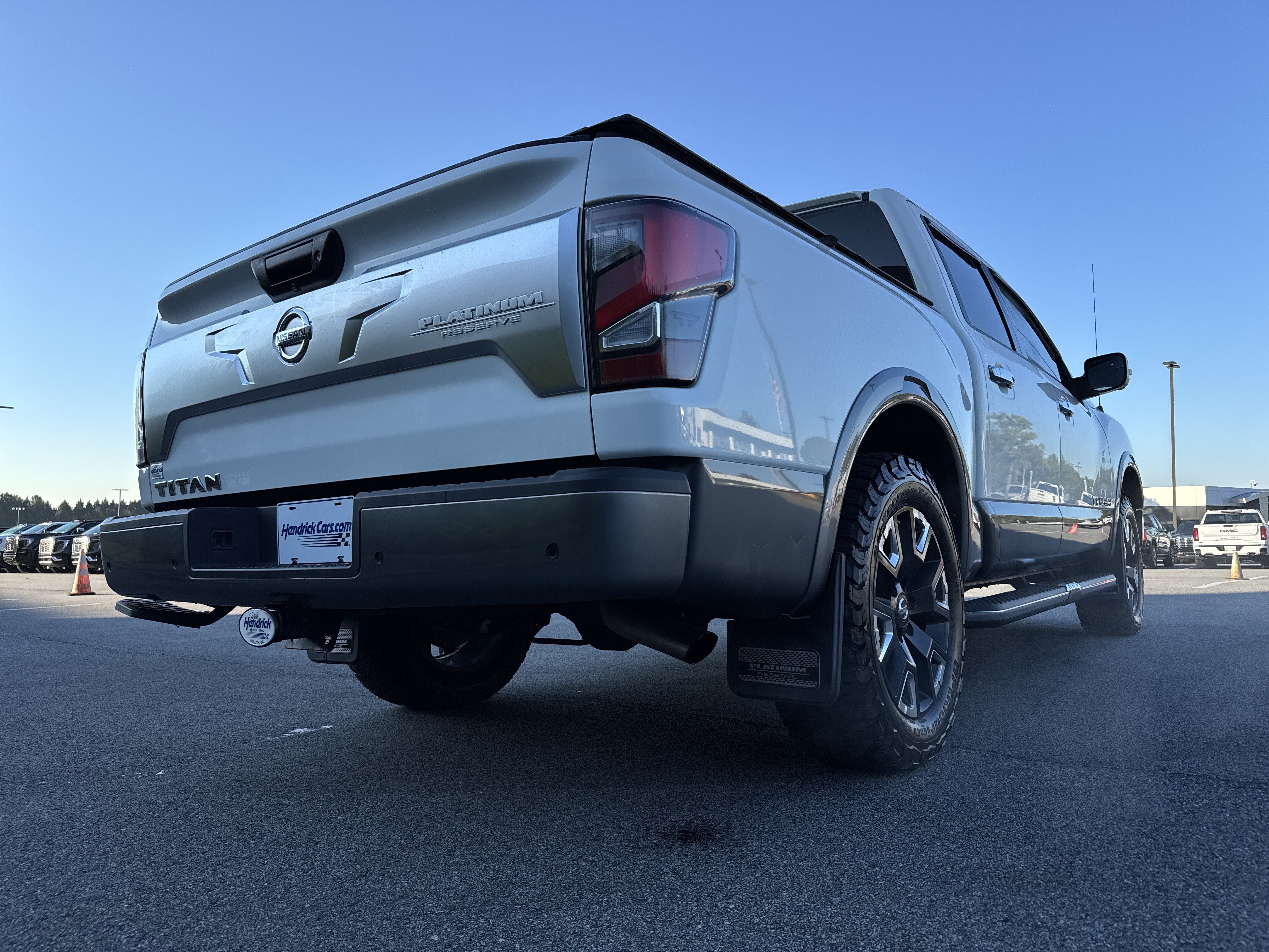Used 2021 Nissan Titan Platinum Reserve w/ Moonroof Package RWD image 10
