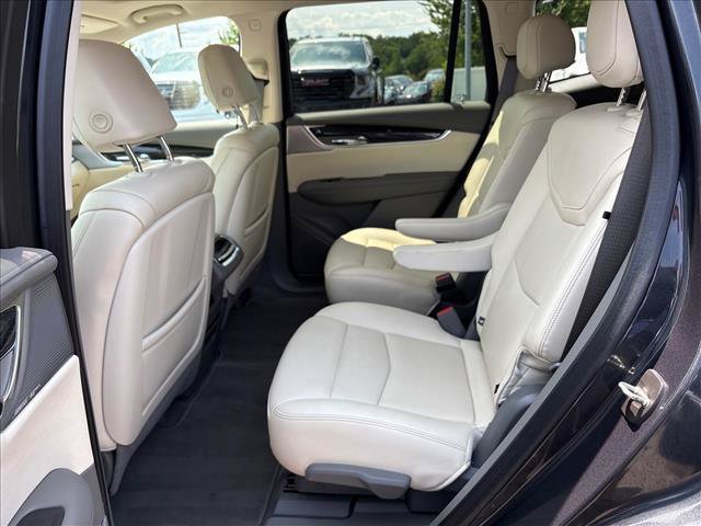 Certified 2022 Cadillac XT6 Premium Luxury w/ Technology Package FWD image 8