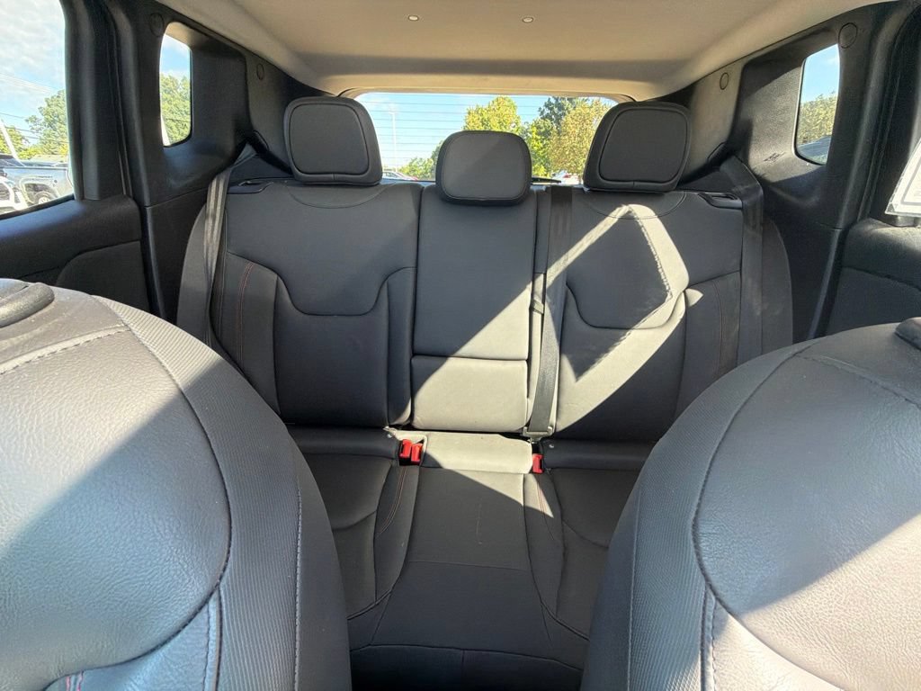 Used 2021 Jeep Renegade Trailhawk w/ Sun & Sound Group AWD/4WD image 25