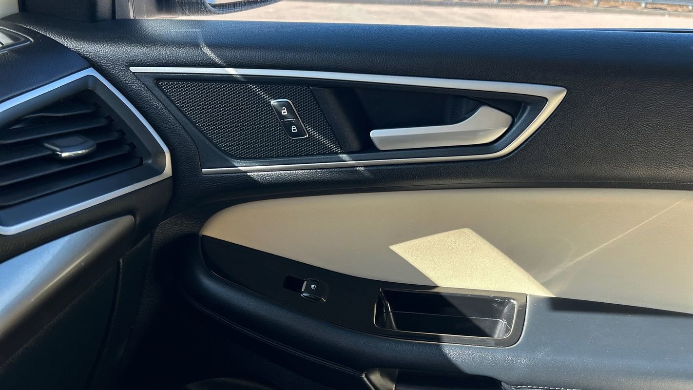 Used 2020 Ford Edge SEL image 34