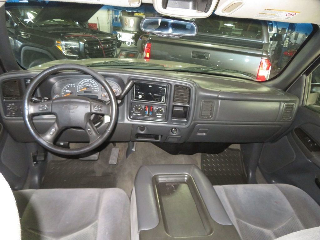 Used 2004 Chevrolet Silverado 2500 LS w/ Skid Plate Package AWD/4WD image 40