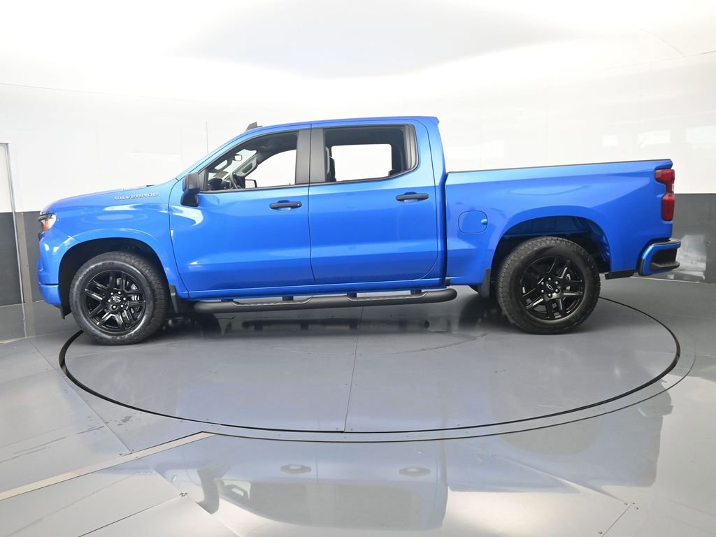 Used 2025 Chevrolet Silverado 1500 Custom w/ Turbomax Blackout Package RWD image 3