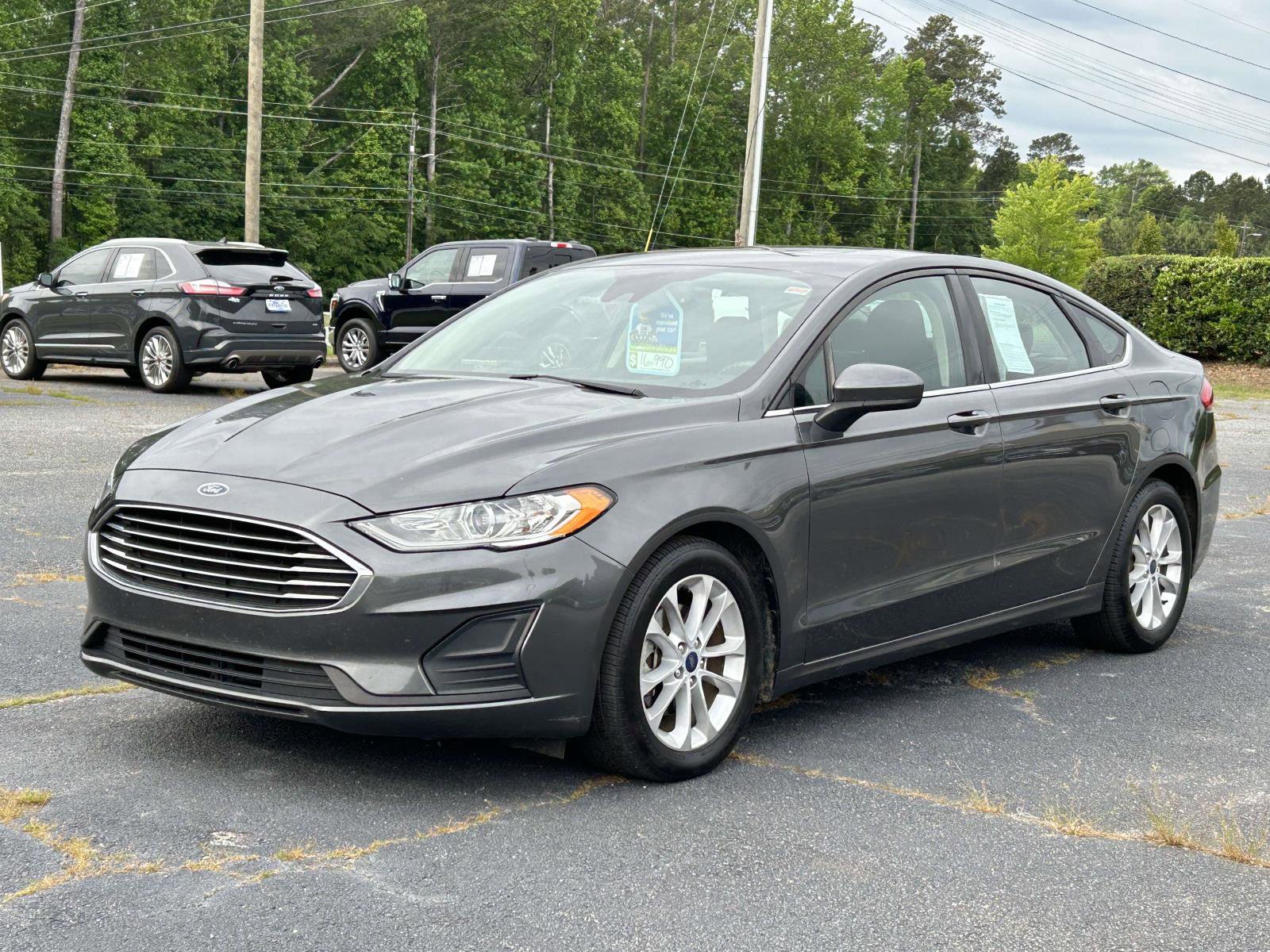 Used 2020 Ford Fusion SE FWD image 6