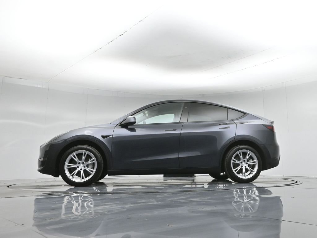Used 2024 Tesla Model Y Long Range image 6