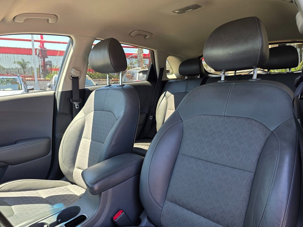 Used 2018 Kia Niro EX FWD image 21