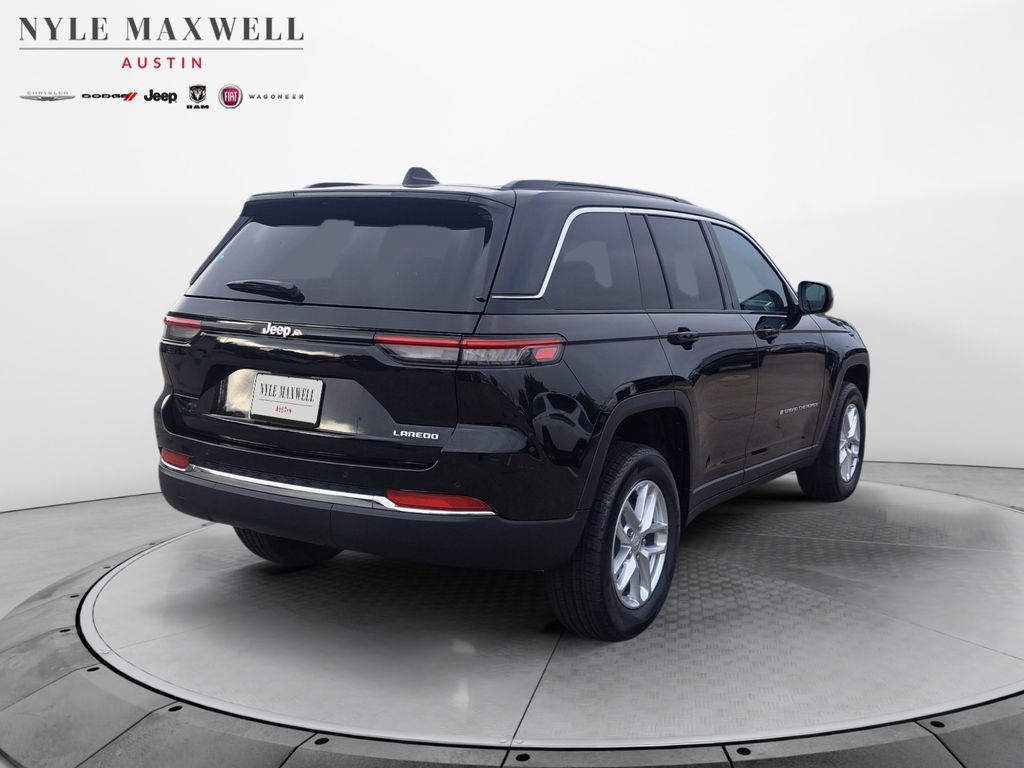 New 2025 Jeep Grand Cherokee Laredo RWD image 16