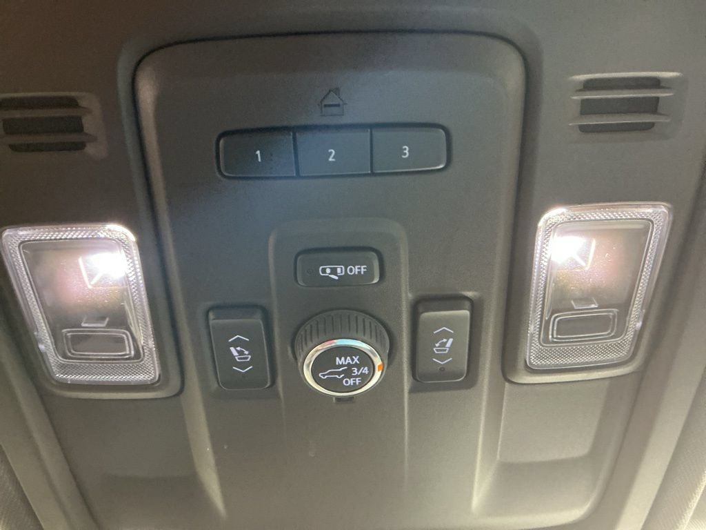 Used 2022 GMC Yukon SLT w/ SLT Luxury Package AWD/4WD image 30