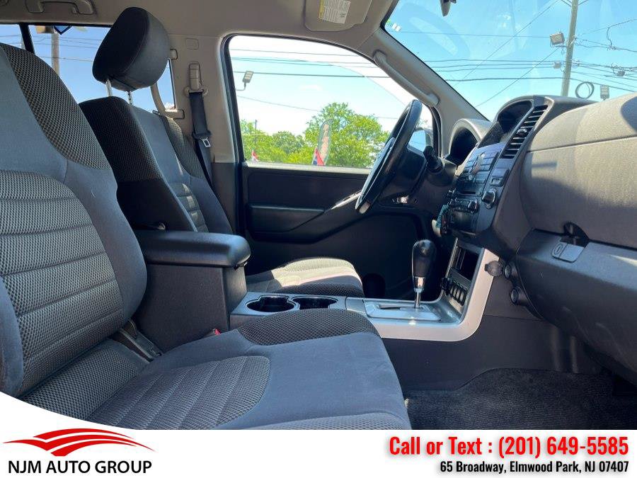 Used 2010 Nissan Pathfinder SE AWD/4WD image 37