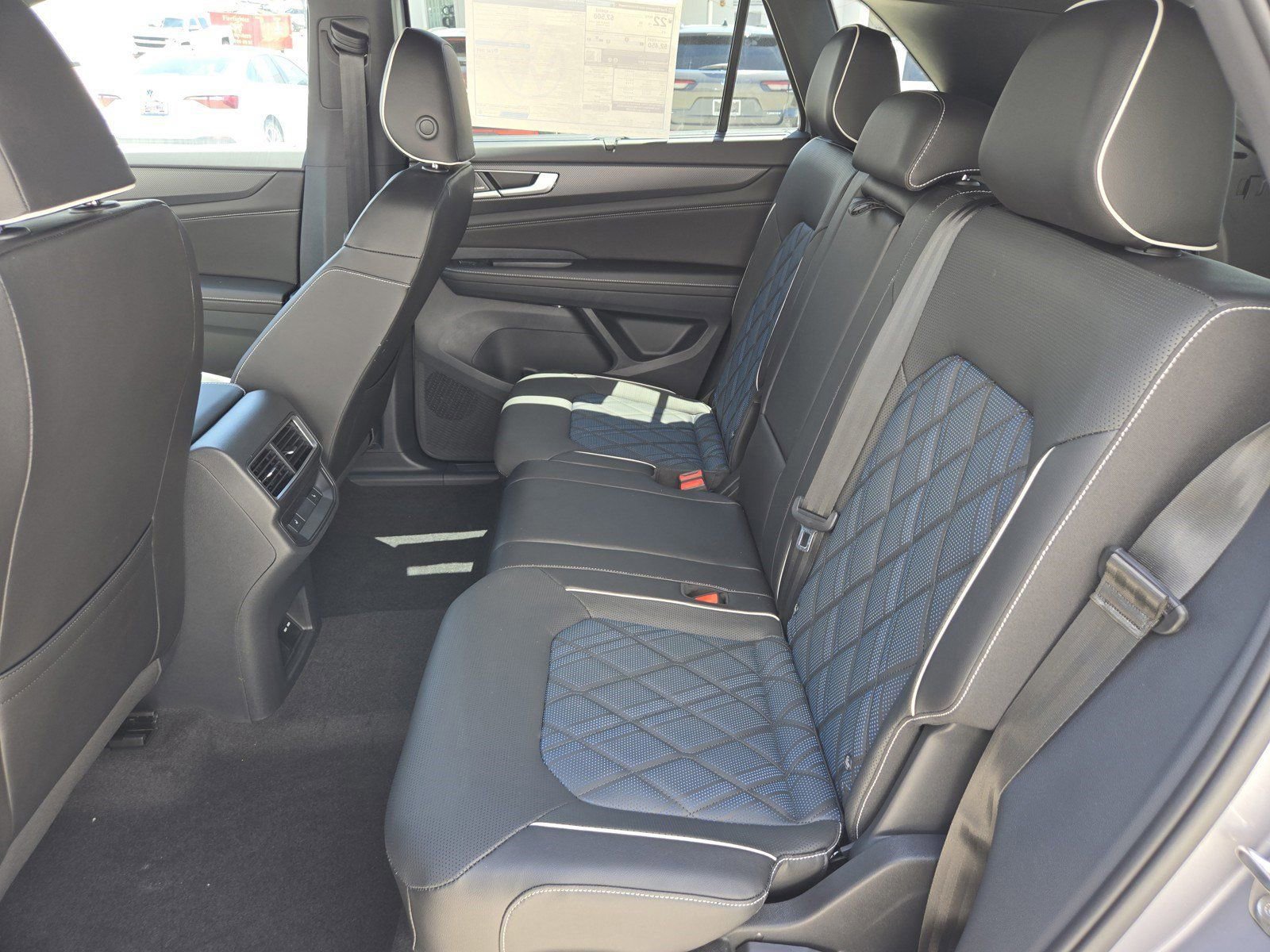 New 2024 Volkswagen Atlas Cross Sport SEL Premium R-Line AWD/4WD image 18