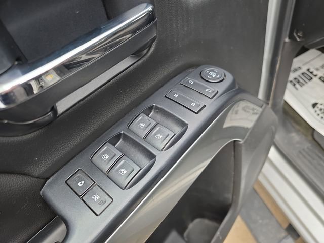 Used 2018 Chevrolet Silverado 1500 LT w/ All Star Edition image 11