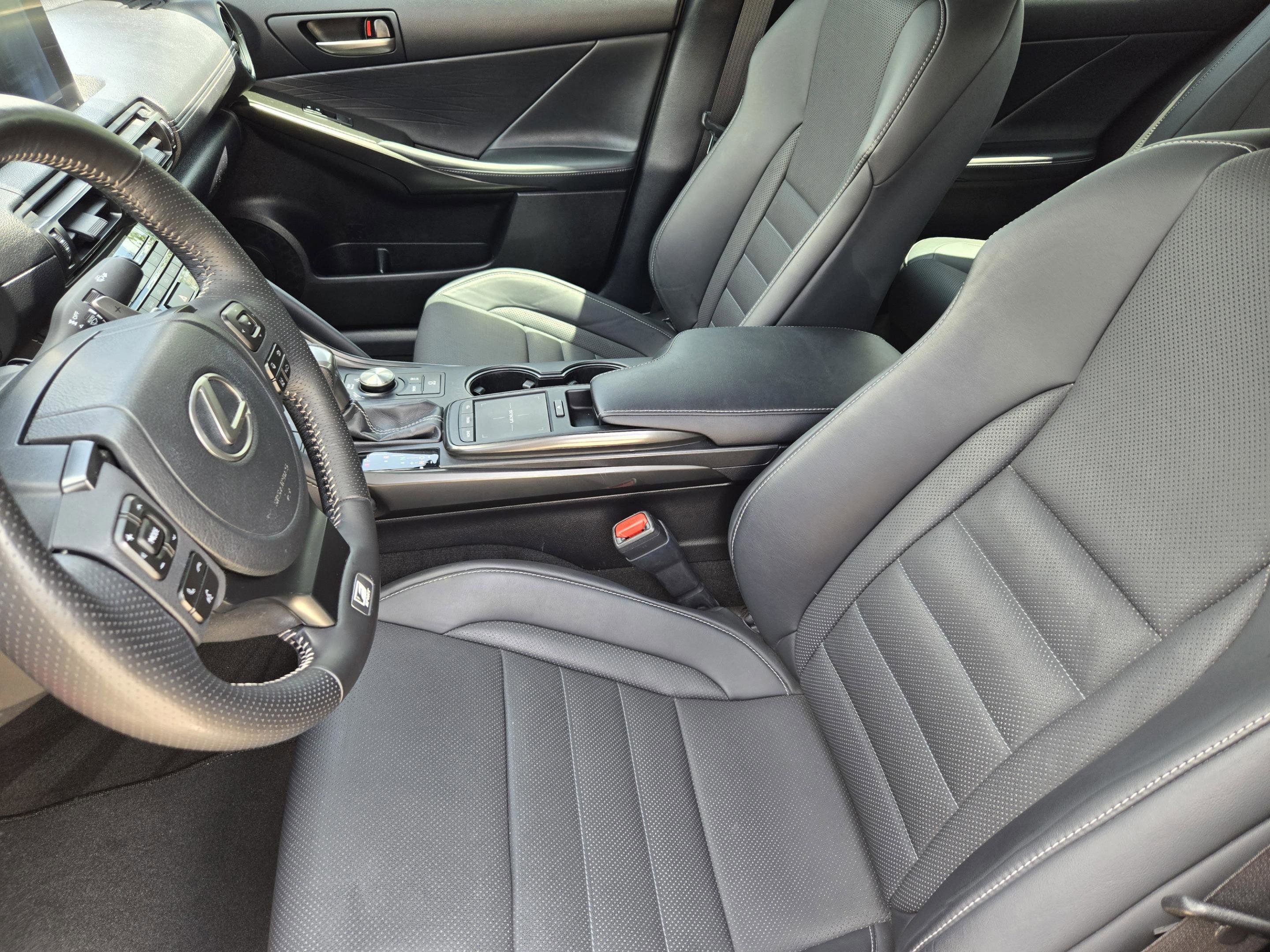 Used 2023 Lexus IS 350 F Sport w/ Memory Package RWD image 9