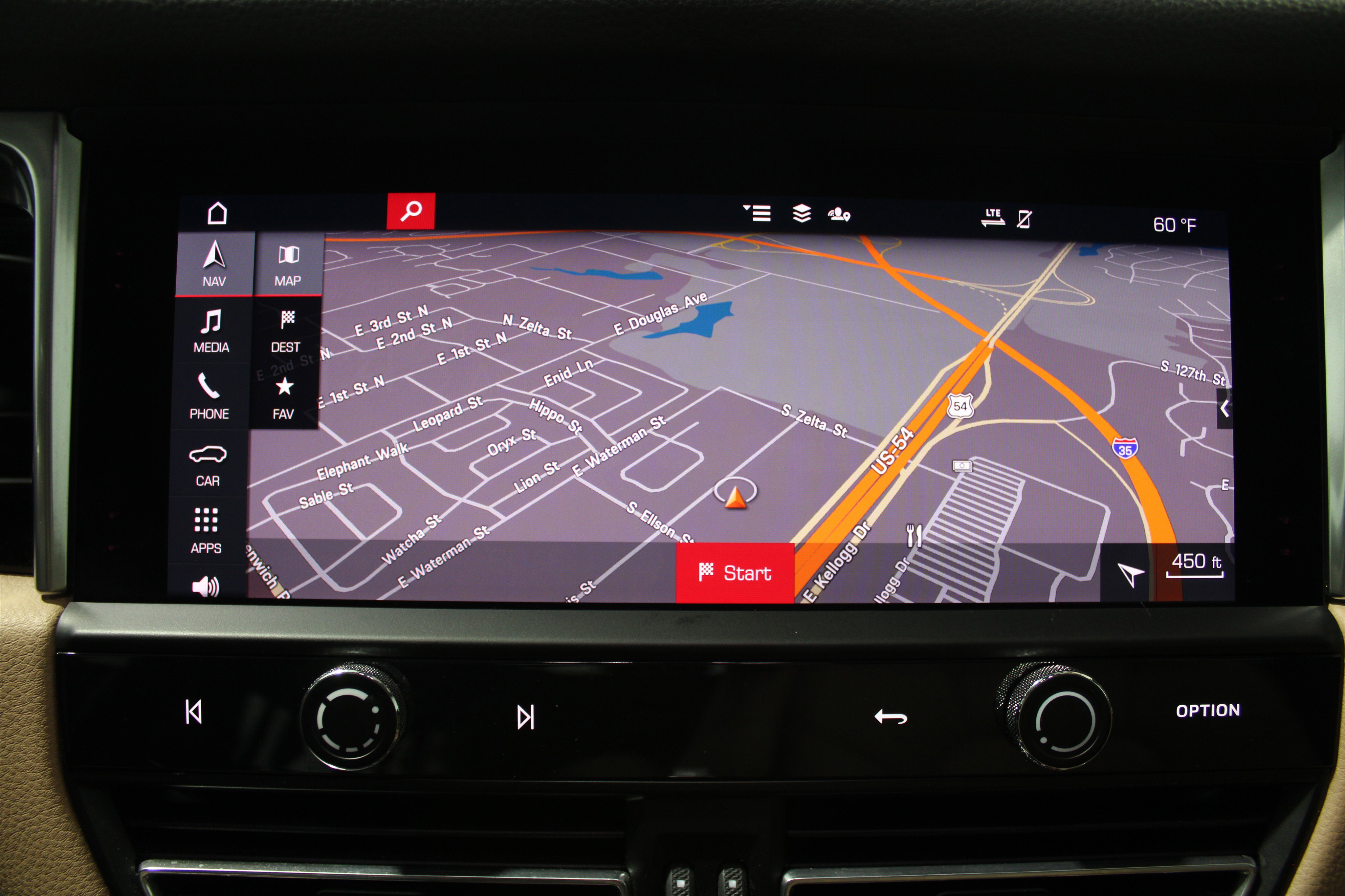 Used 2024 Porsche Macan Turbo image 13