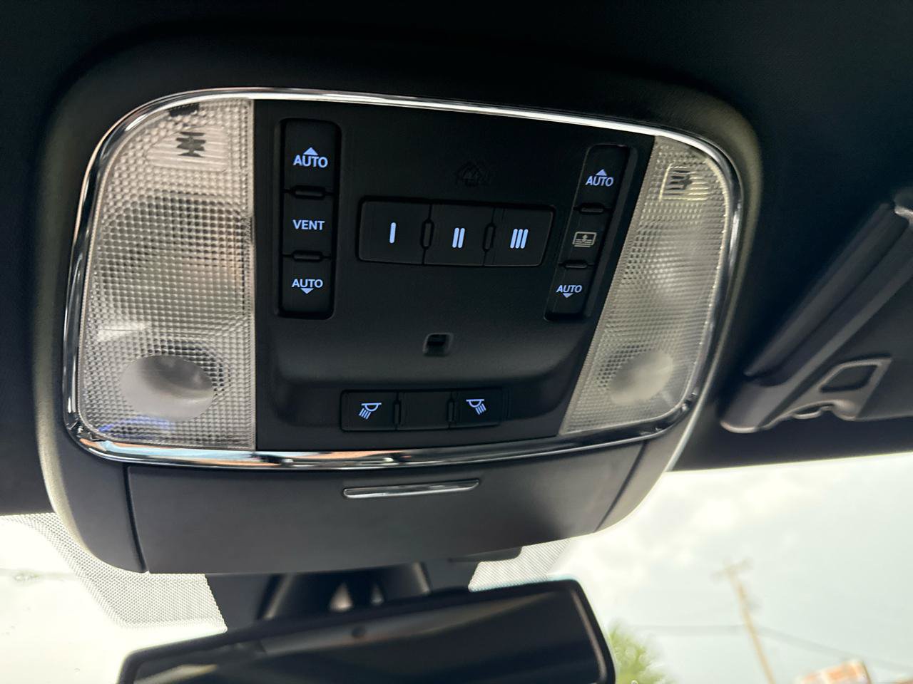 Used 2011 Chrysler 300 C w/ Sound Group RWD image 25