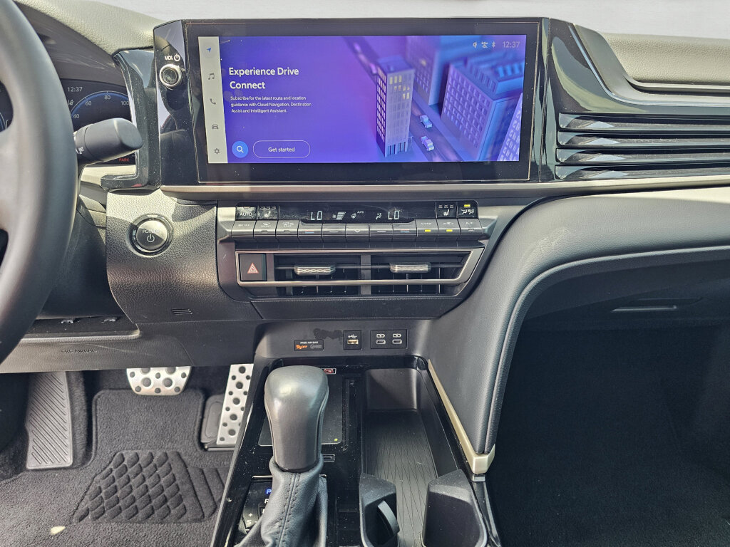 Used 2025 Toyota Camry XSE FWD image 29