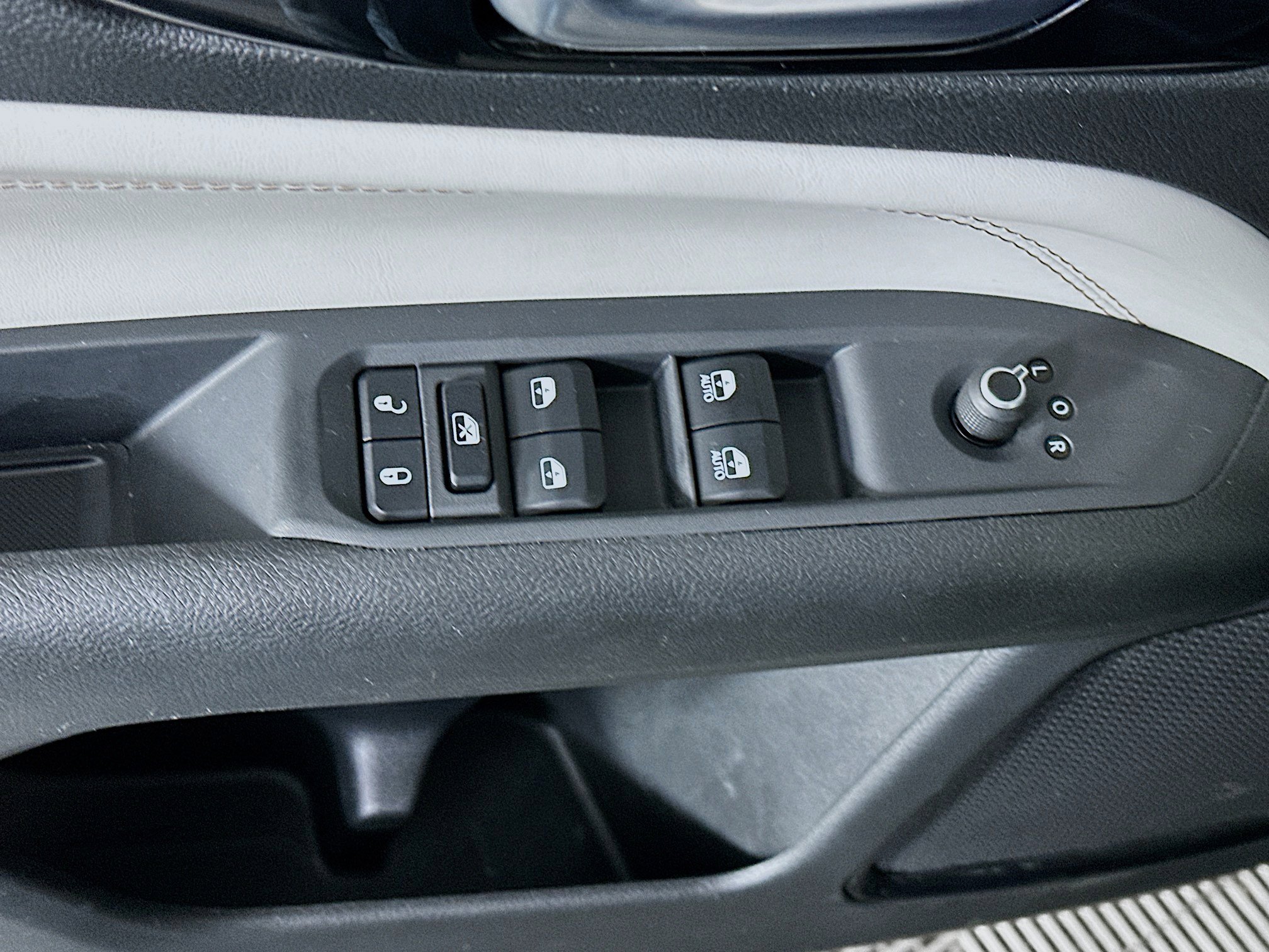 Used 2023 Jeep Compass Limited AWD/4WD image 15