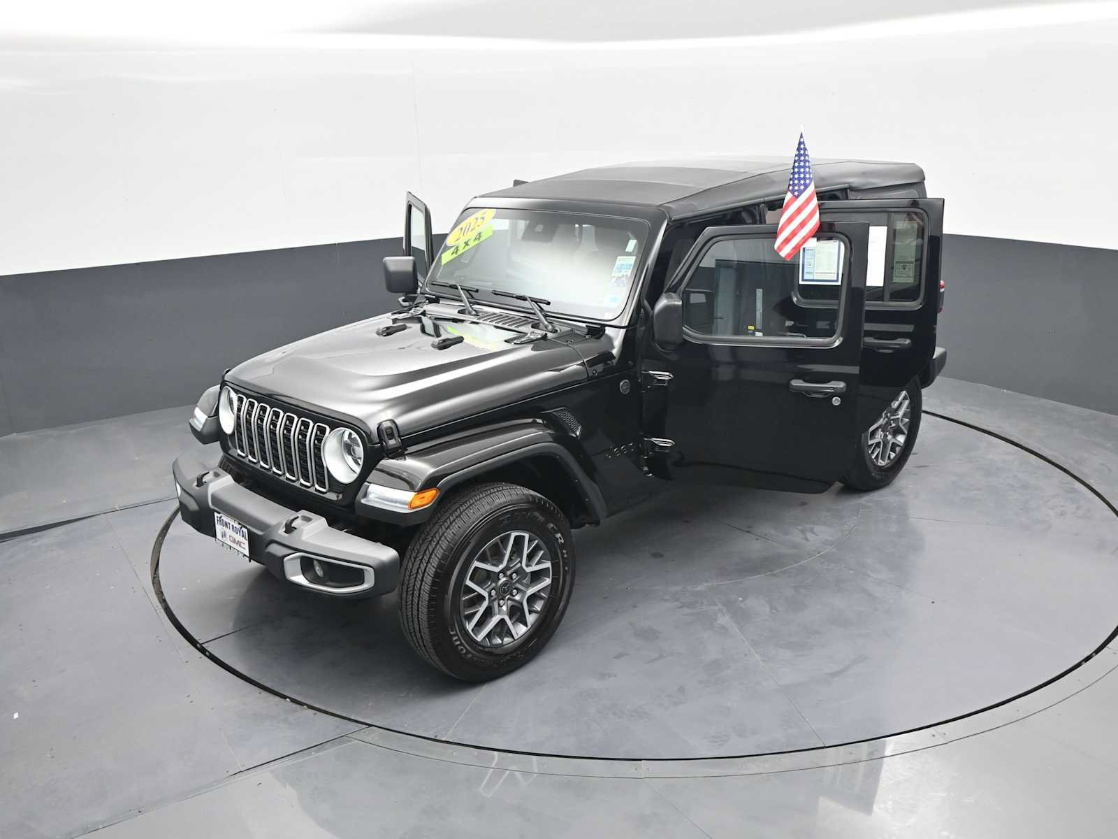 Used 2025 Jeep Wrangler Unlimited Sahara AWD/4WD image 41