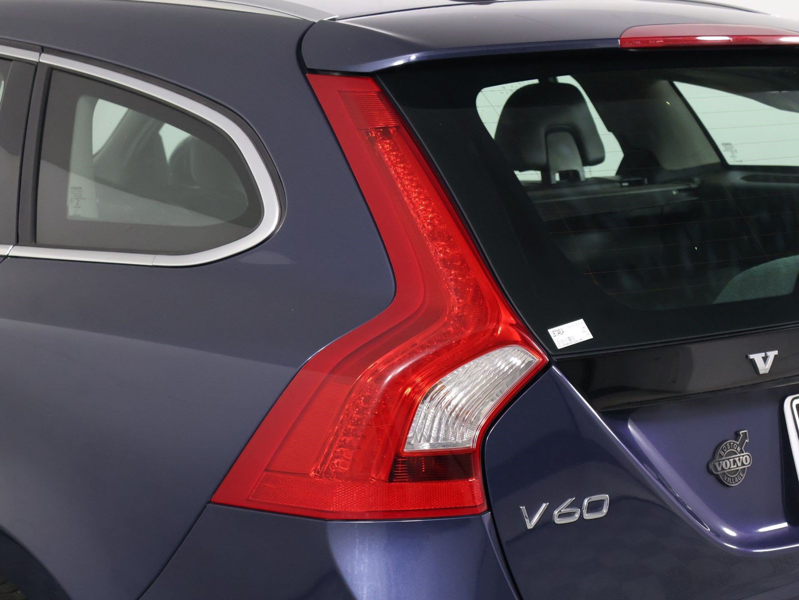 Used 2015 Volvo V60 T5 Premier w/ Convenience Package FWD image 18