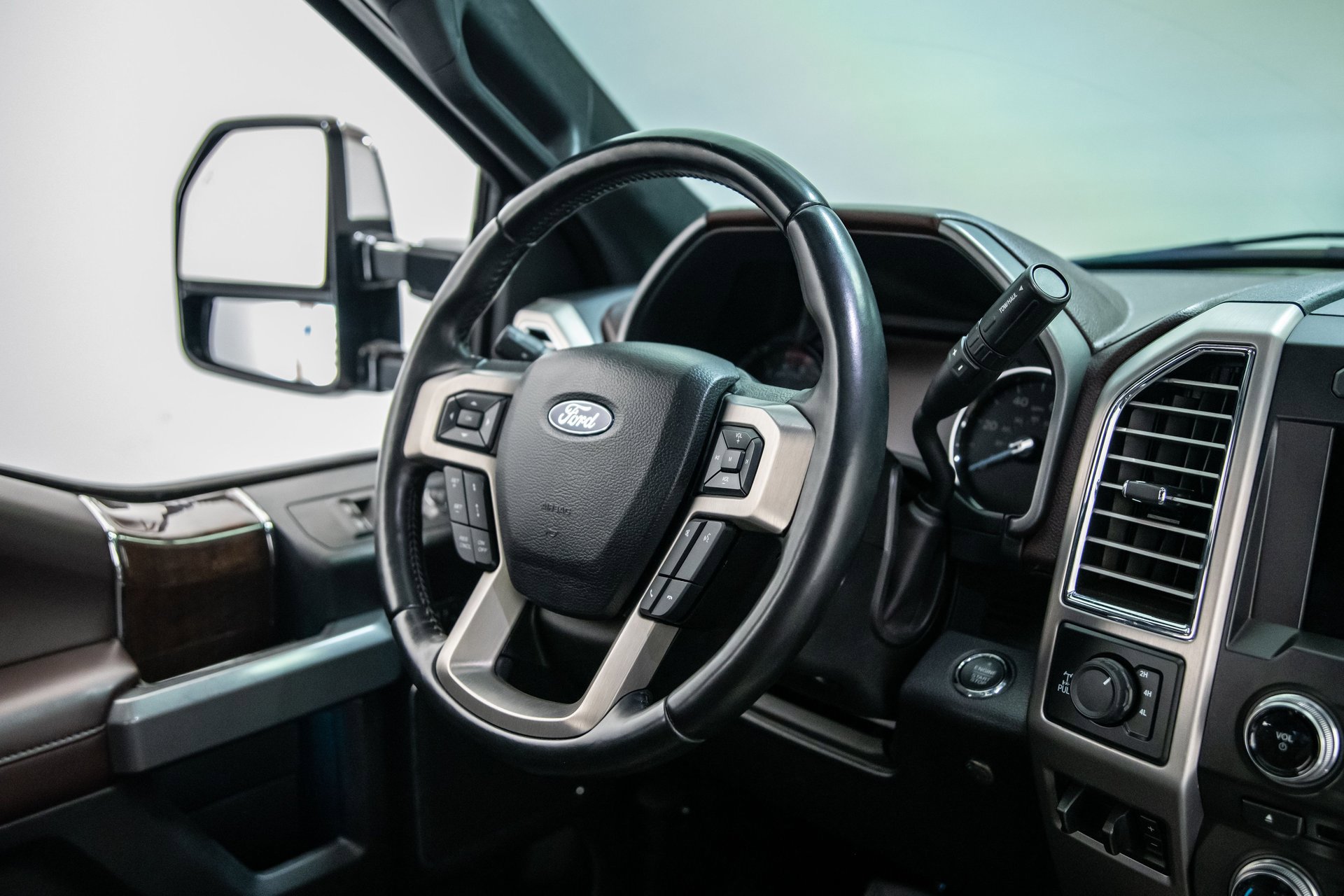 Used 2017 Ford F250 Platinum w/ Platinum Ultimate Package image 29