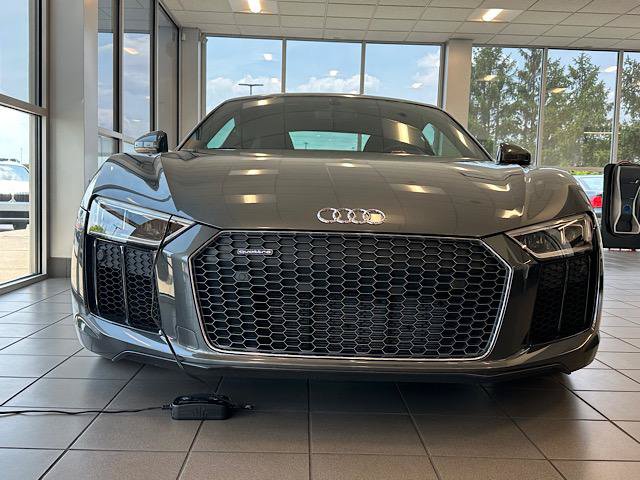 Used 2017 Audi R8 V10 AWD/4WD image 2