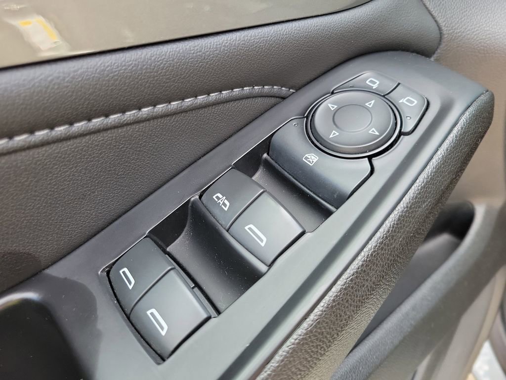 Used 2023 Chevrolet Traverse LT w/ LPO, Floor Liner Package AWD/4WD image 19