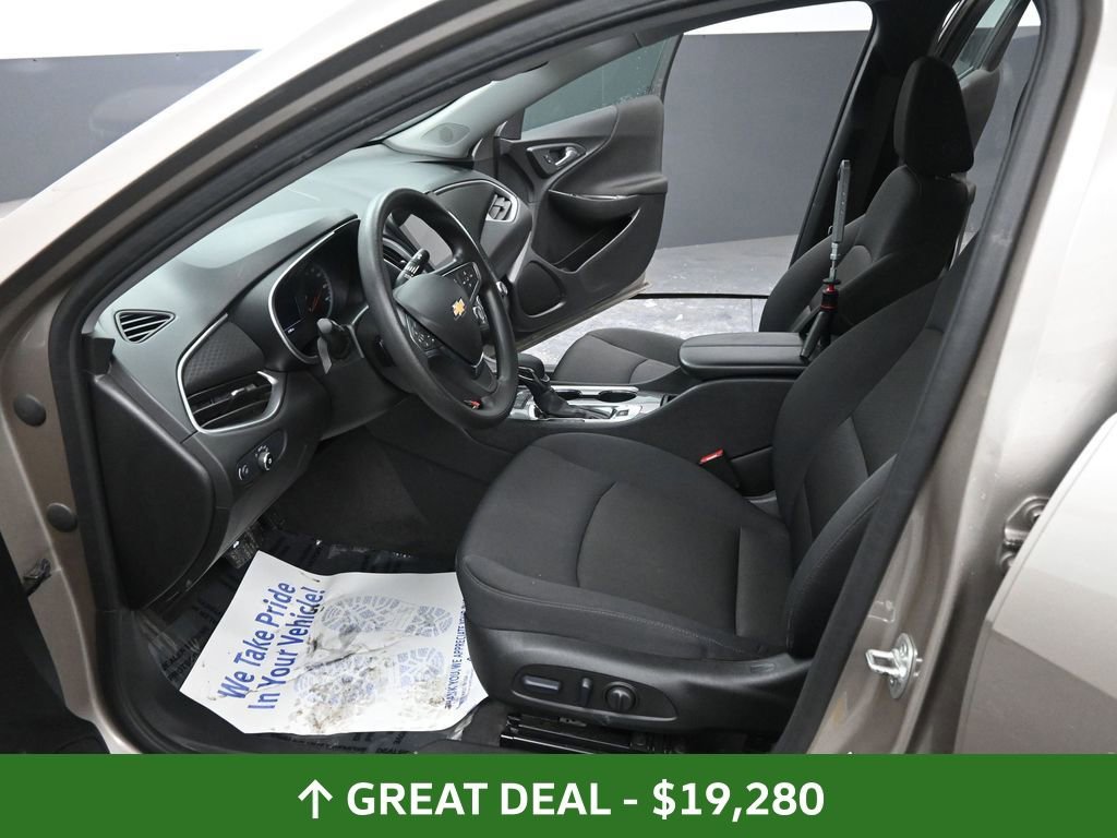 Used 2025 Chevrolet Malibu LT image 32