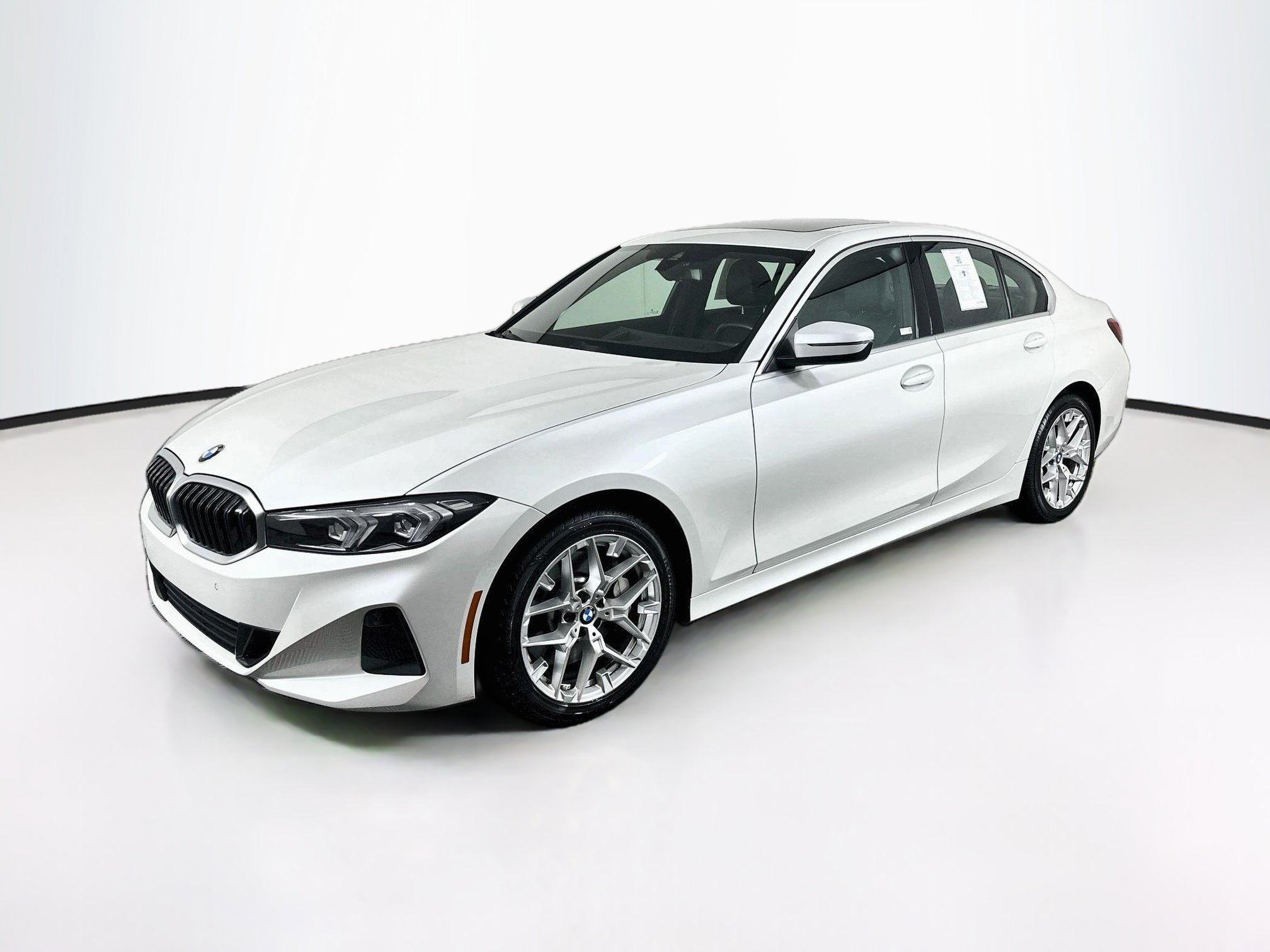 Used 2025 BMW 330i Sedan RWD image 3