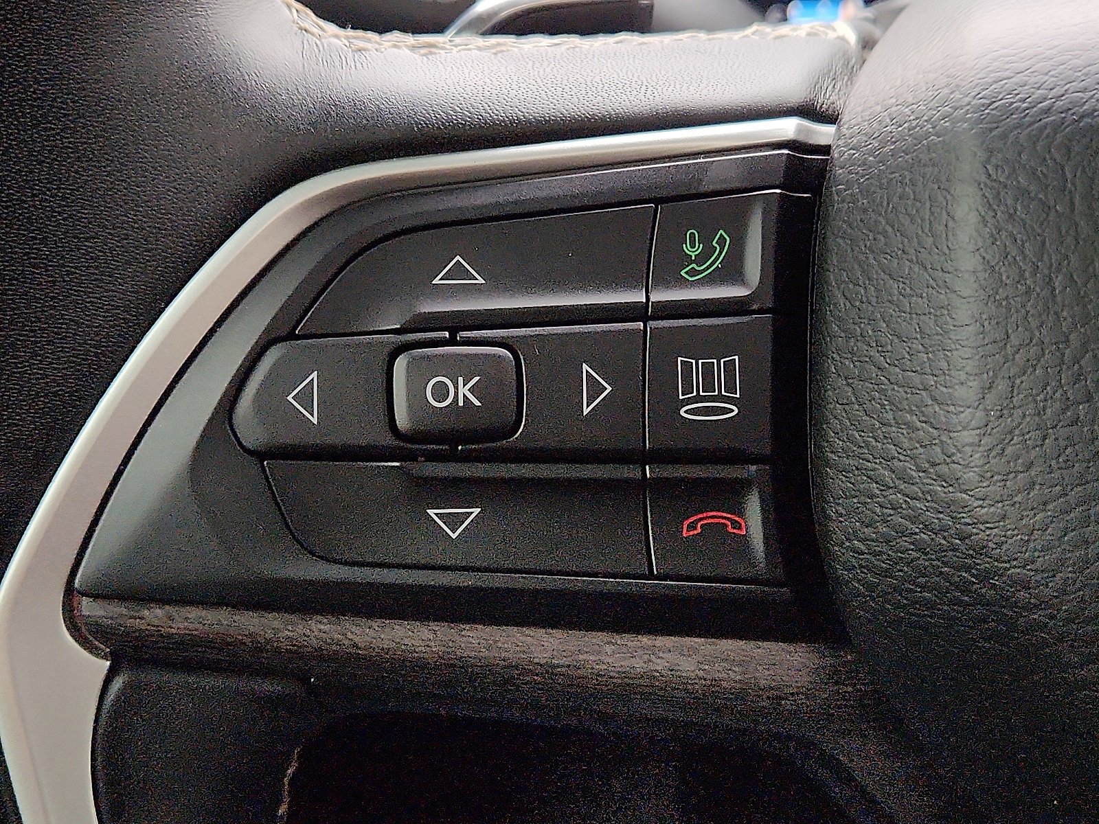 Used 2021 Jeep Grand Cherokee L Limited image 17