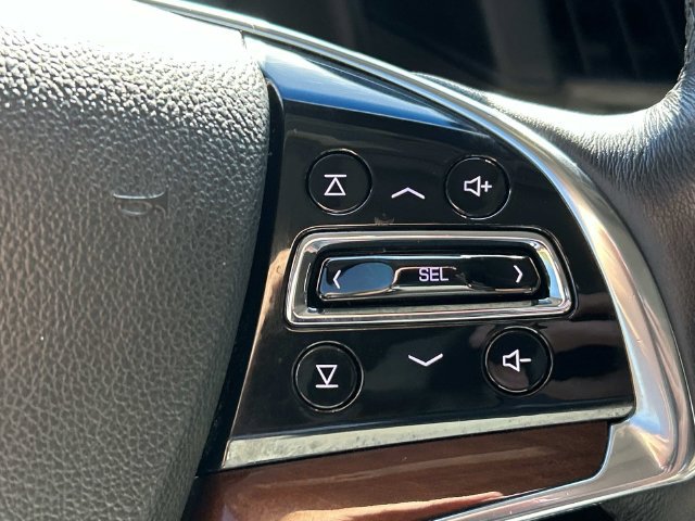 Used 2019 Cadillac Escalade Luxury w/ Escalade Sport Edition AWD/4WD image 31