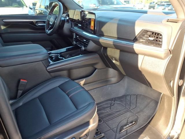 Used 2025 Chevrolet Suburban RST w/ Comfort Package AWD/4WD image 29