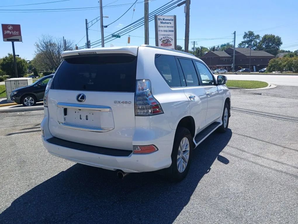 Used 2022 Lexus GX 460 image 2