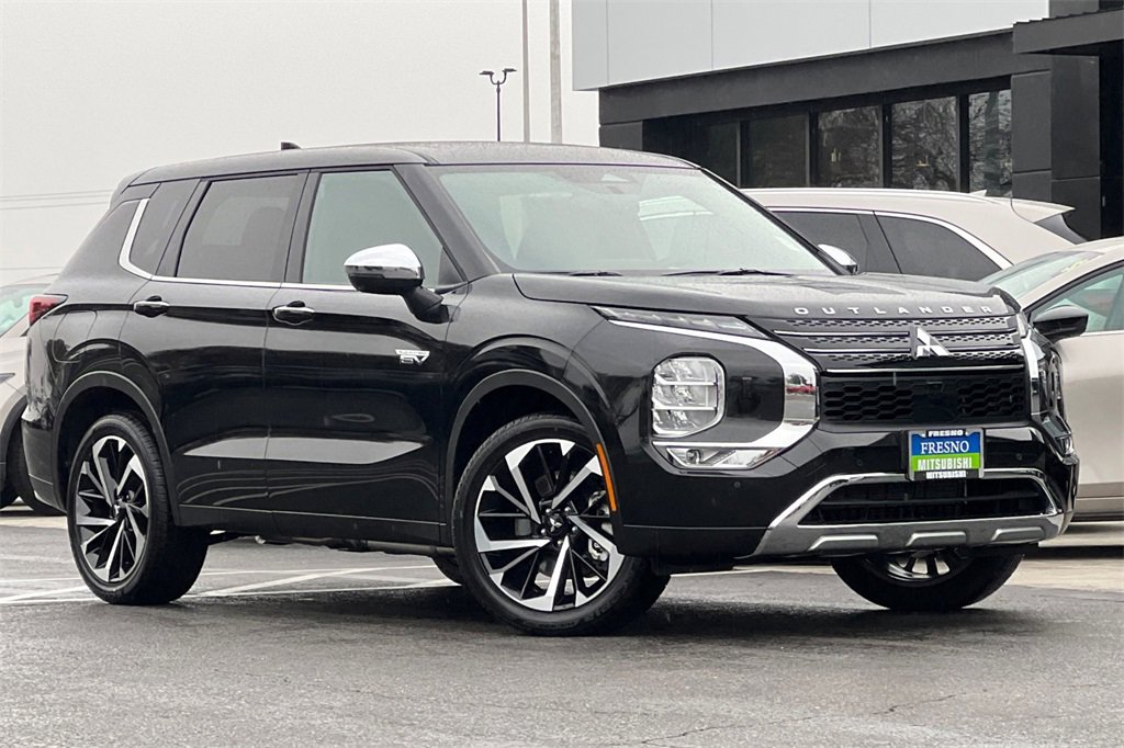 New 2025 Mitsubishi Outlander SE image 3