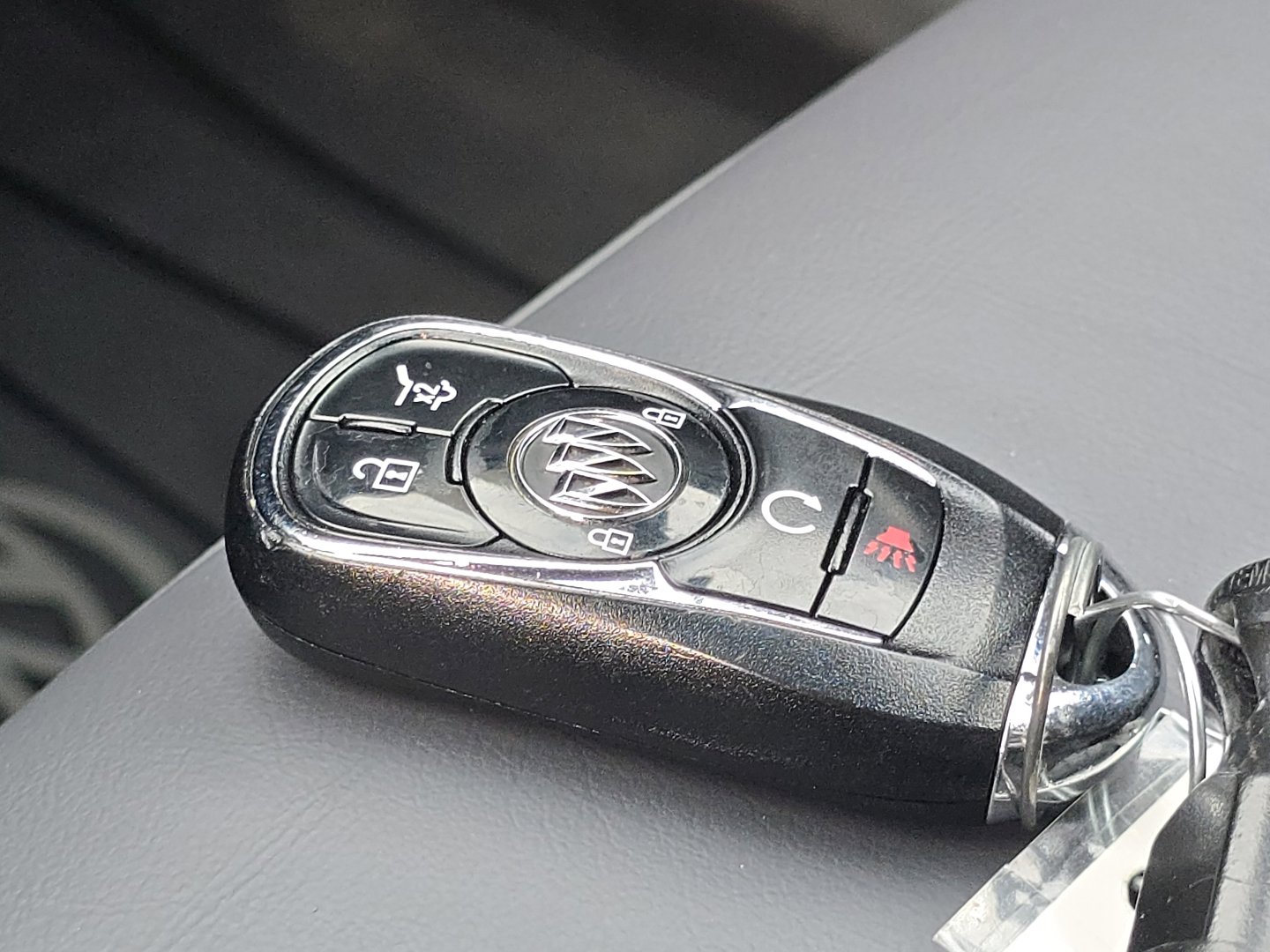 Used 2019 Buick Envision Essence image 34