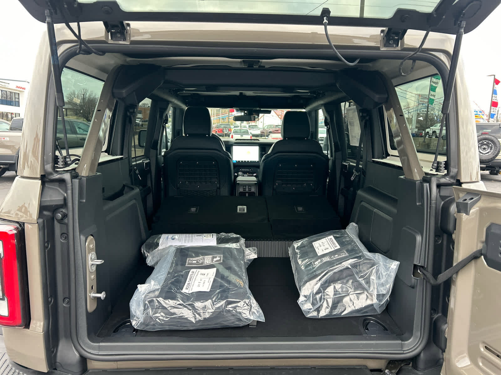 New 2025 Ford Bronco Badlands image 8