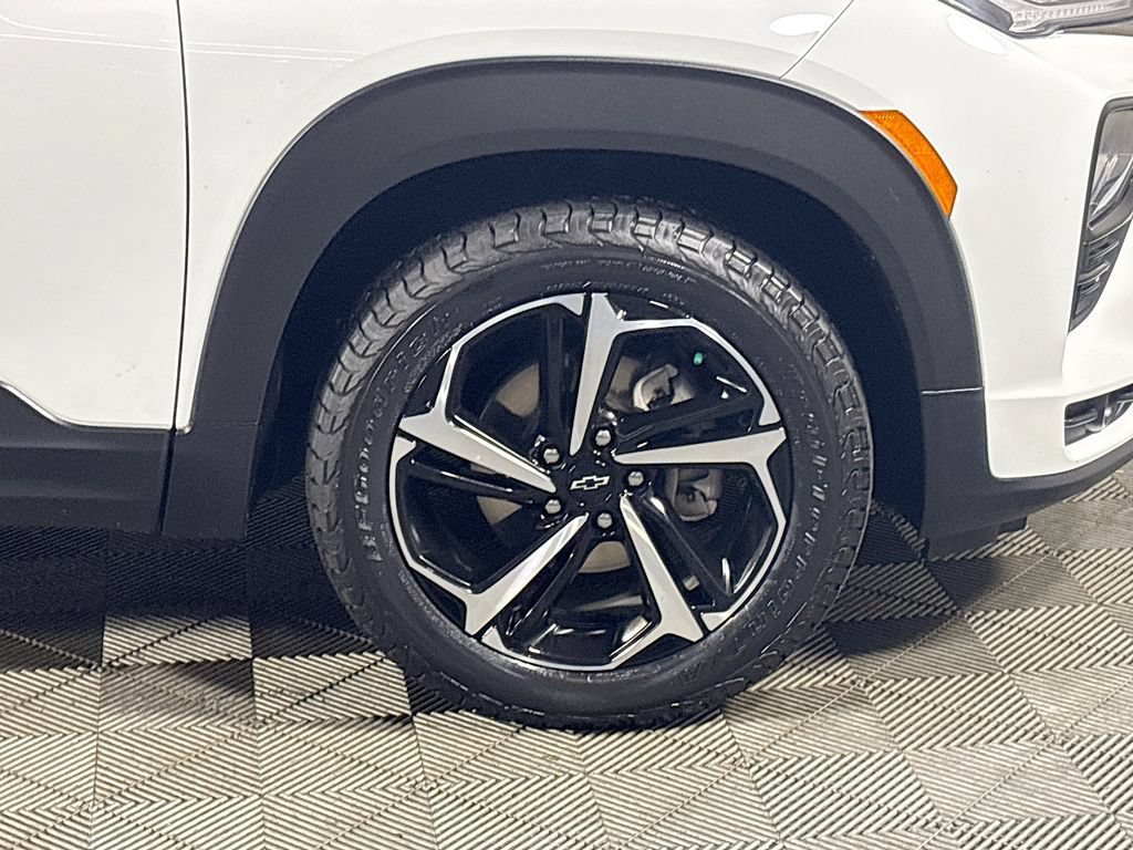 Used 2021 Chevrolet TrailBlazer RS w/ Sun and Liftgate Package AWD/4WD image 23