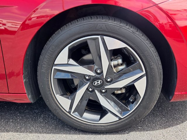 Used 2023 Hyundai Elantra Limited FWD image 9