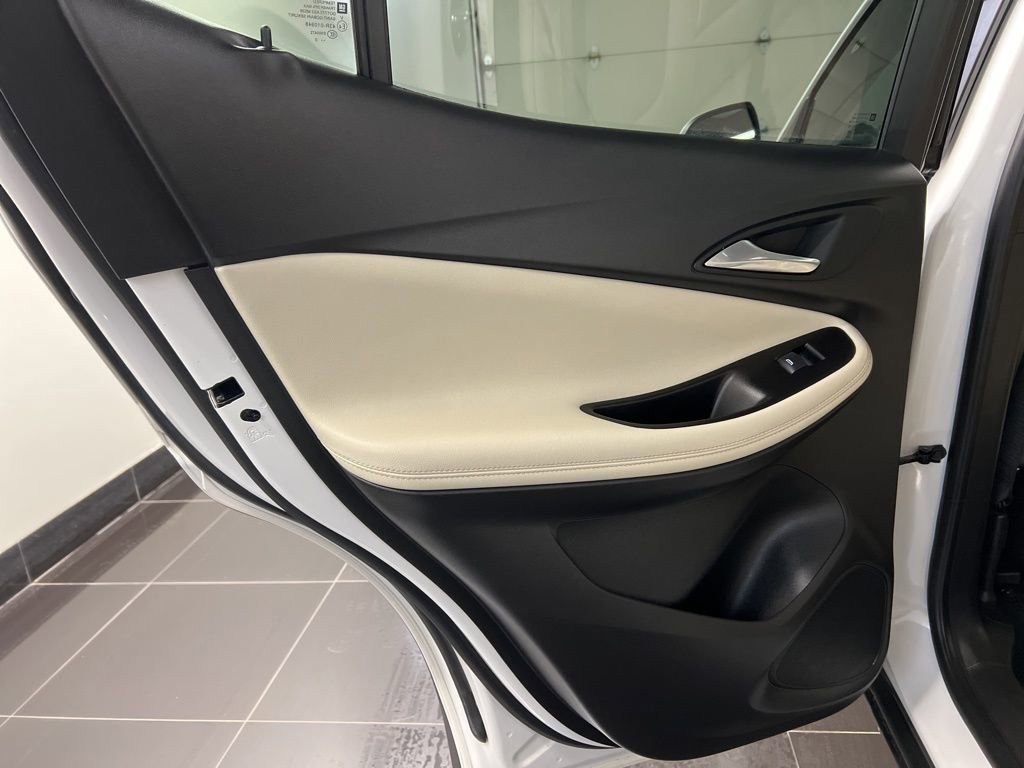 Used 2021 Buick Encore GX Essence w/ Advanced Technology Package image 37