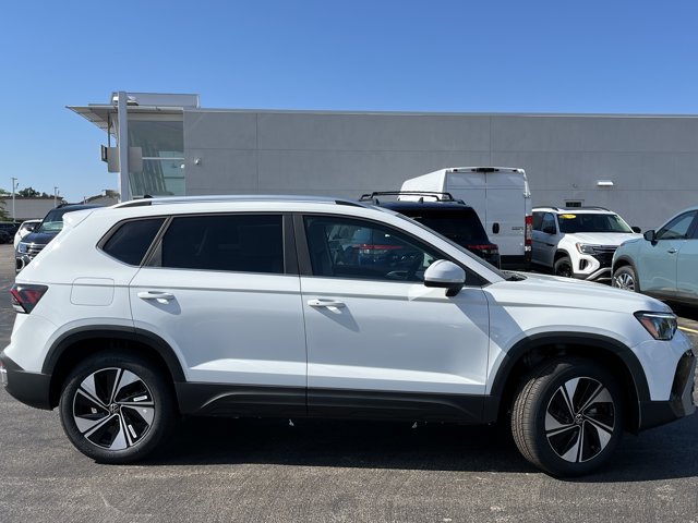New 2026 Volkswagen Taos SE AWD/4WD image 7