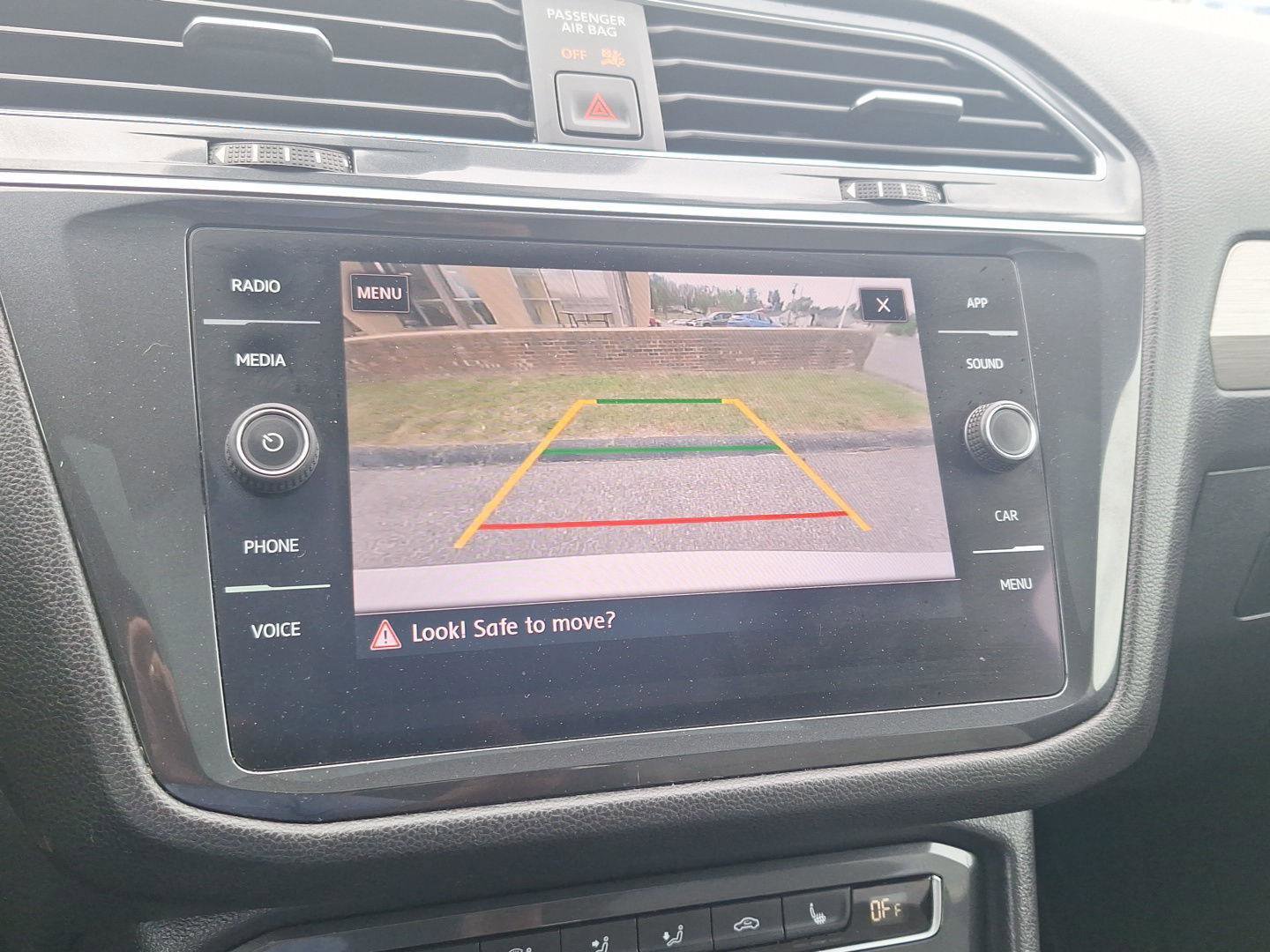 Used 2019 Volkswagen Tiguan SE w/ Panoramic Sunroof Package AWD/4WD image 26