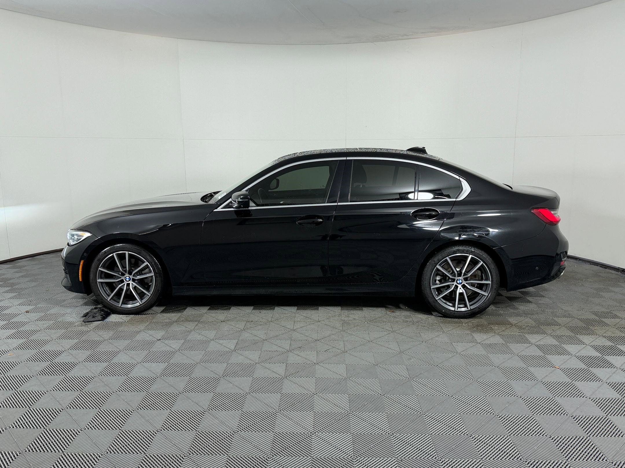 Used 2021 BMW 330i Sedan image 2