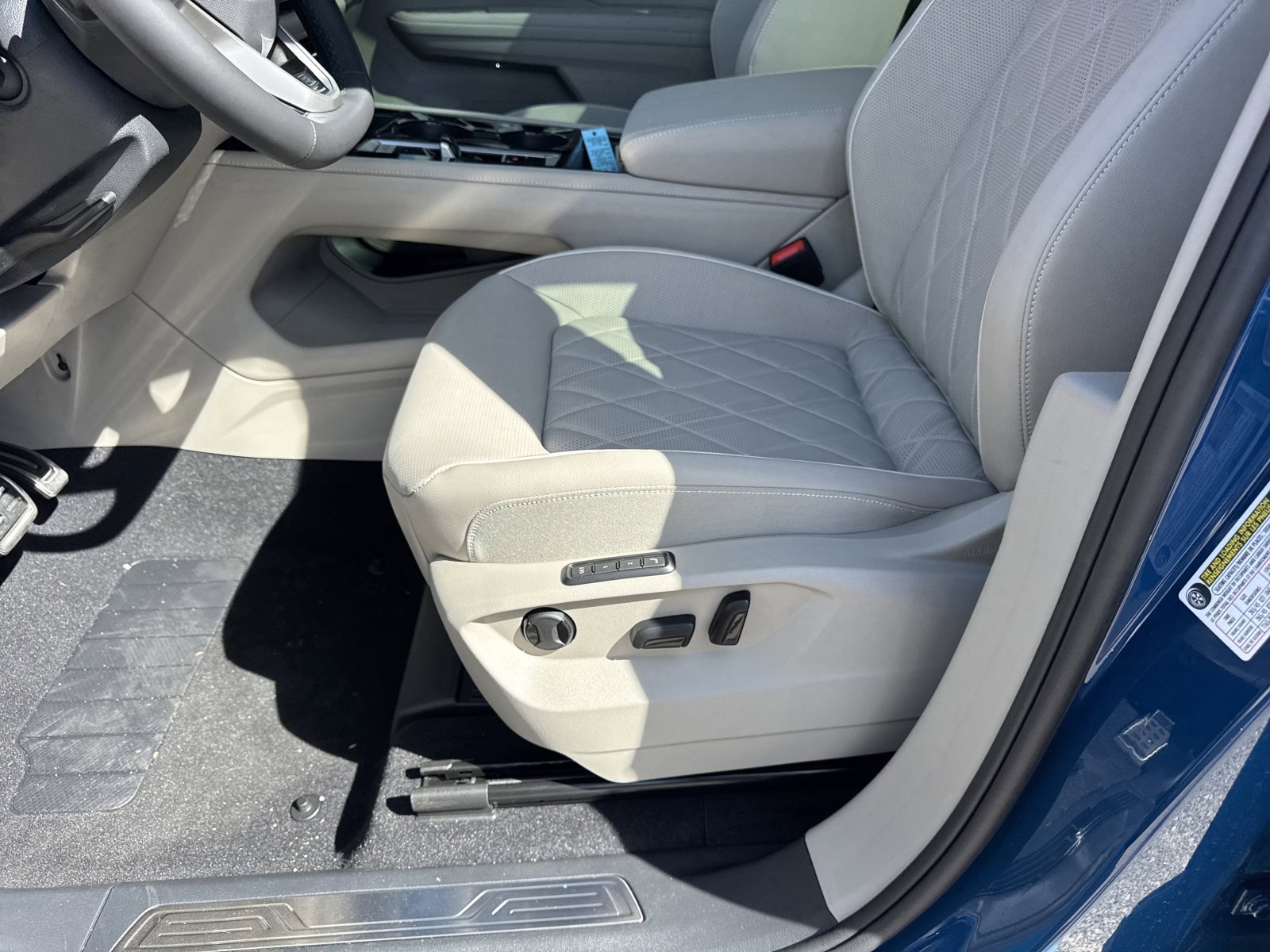 New 2026 Volkswagen Atlas SEL Premium R-Line image 14